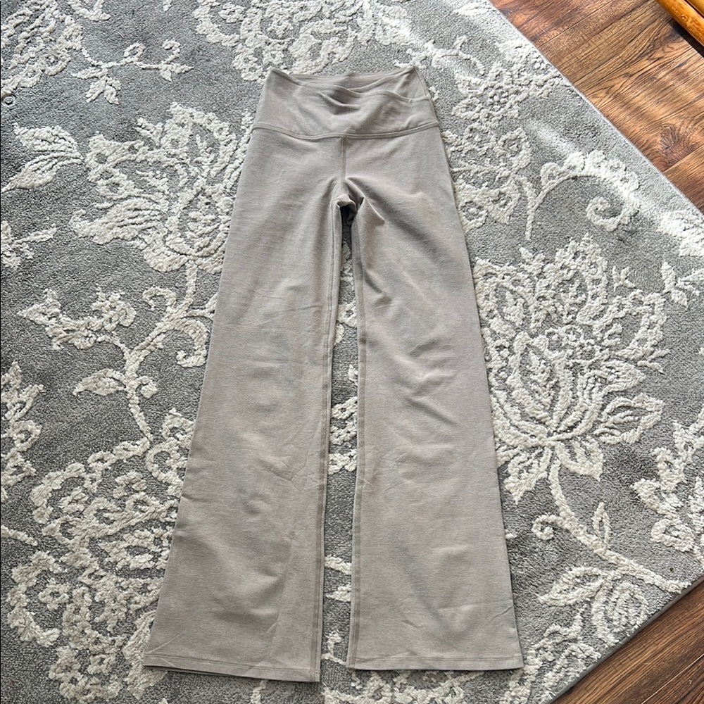 NWOT Beyond Yoga Taupe High-Waisted Crossover Yoga Pants